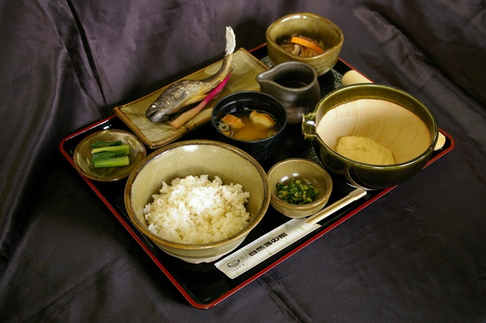 道の駅:路田里はなやま:自然薯定食.jpg