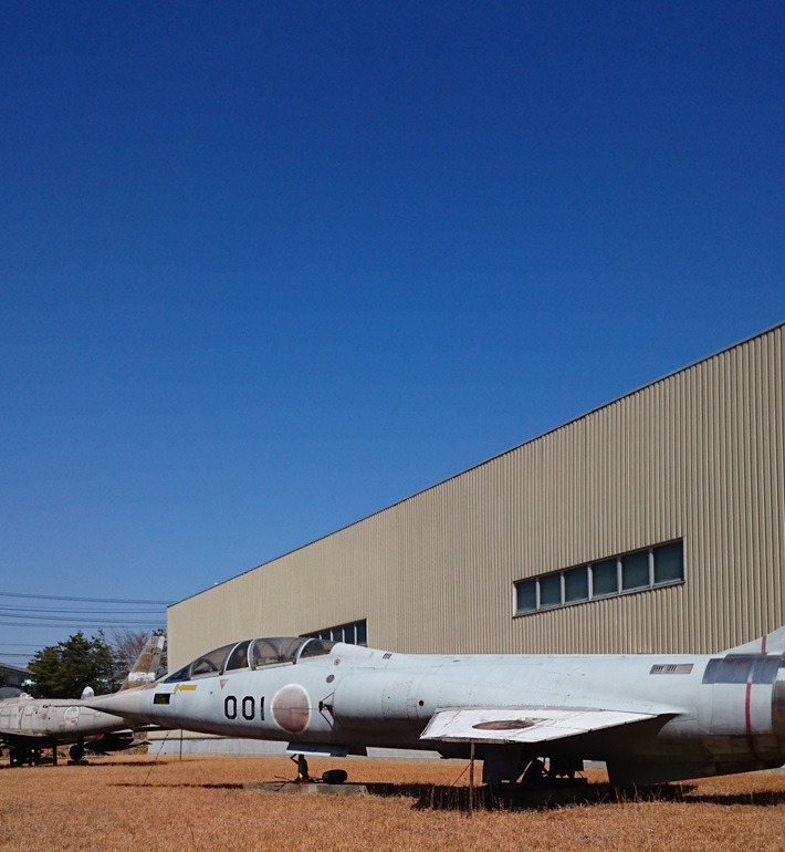 オールドカーセンター・クダン:屋外:飛行機
