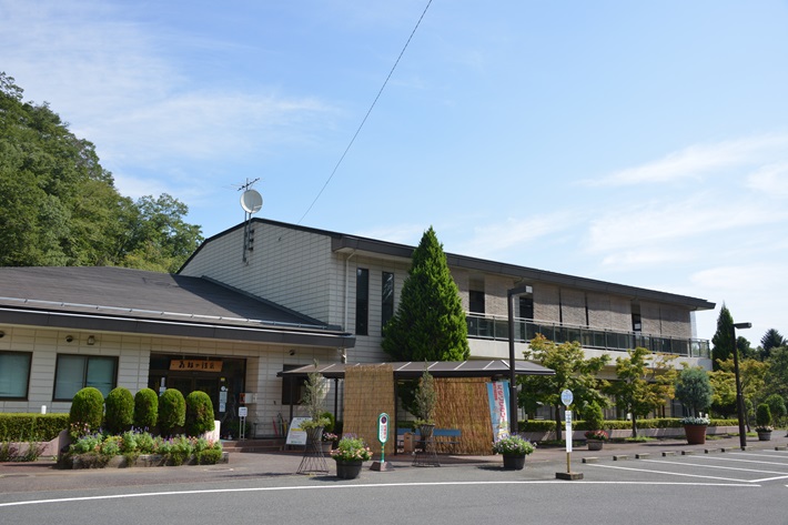 森林の温泉外観