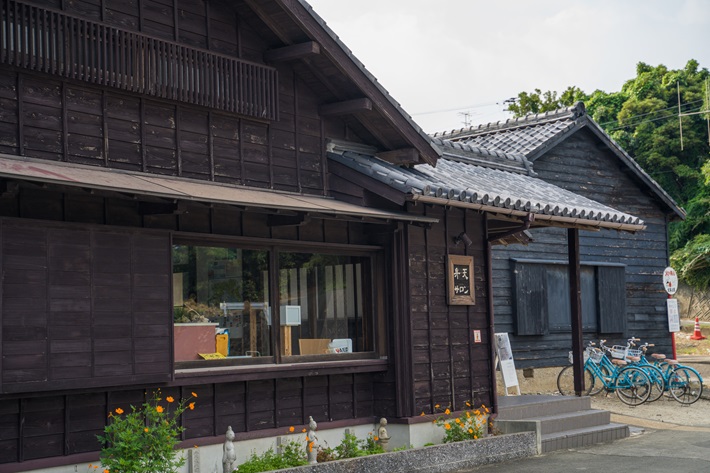 佐久島 弁天サロン
