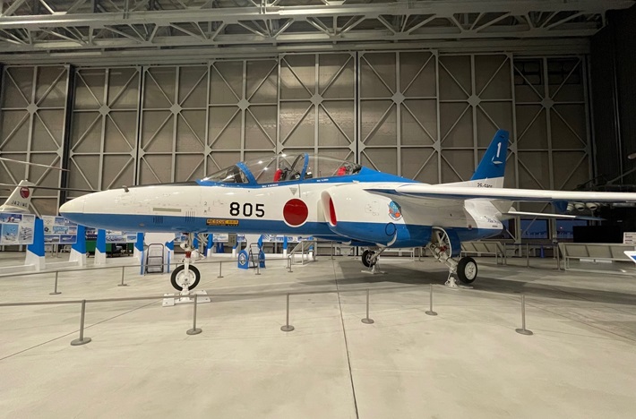 T-4 ブルーインパルス